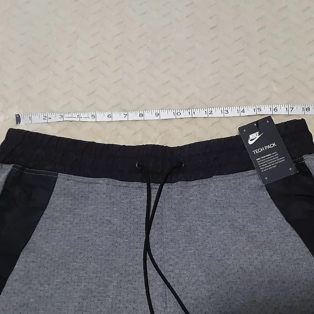 Women's XL Nike Tech Pack Capri Pants Retail $110.00 NWT_2